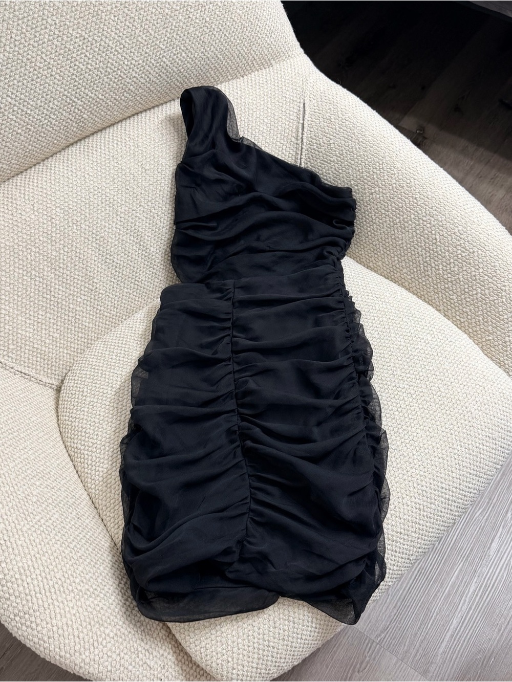 Aqua Black One-Shoulder Ruched Cocktail dress size S